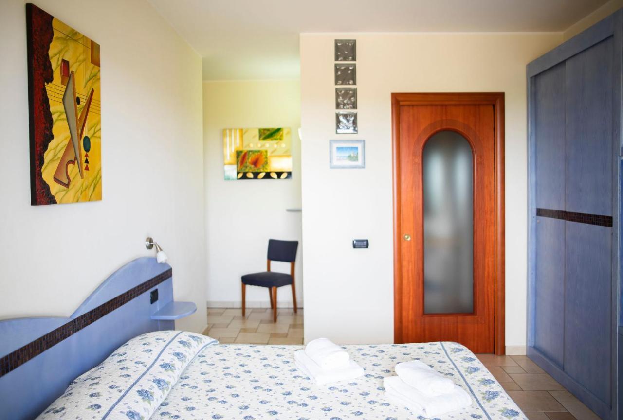 Hotel Il Fenicottero Quartu SantʼElena Exteriér fotografie